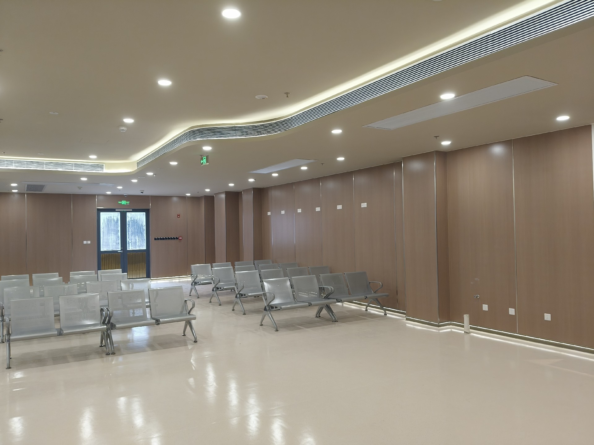 點(diǎn)燃創(chuàng)意之火，冰火板帶給你的不僅僅是木飾面